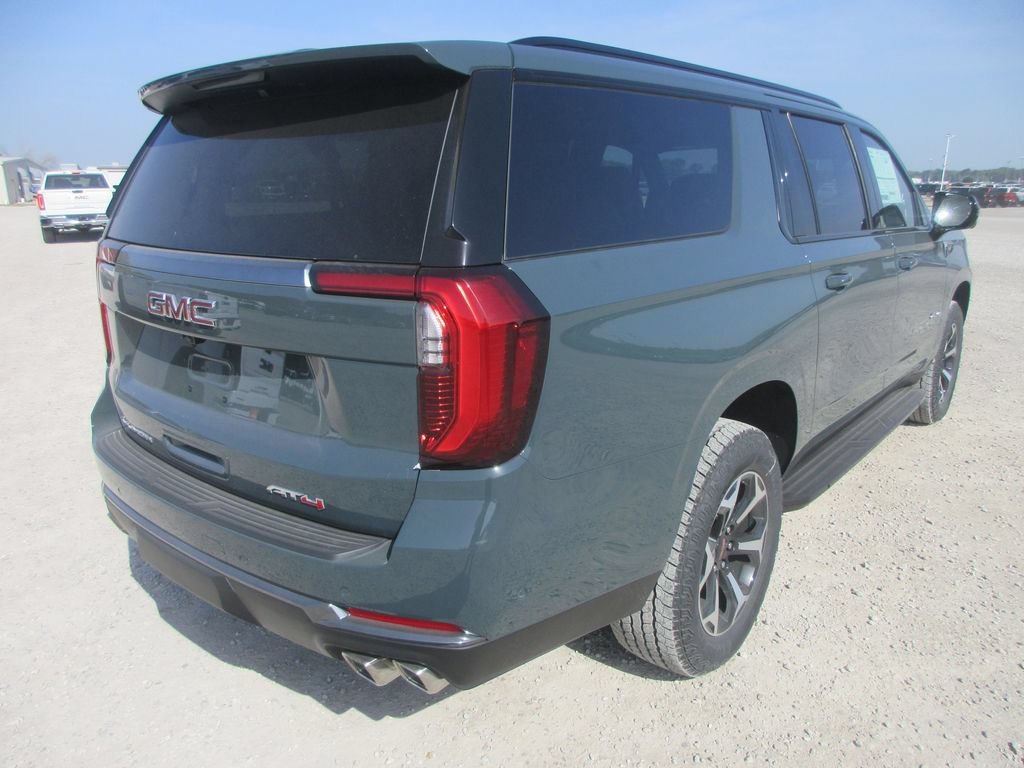 New 2026 GMC Yukon XL AT4 AWD/4WD image 4