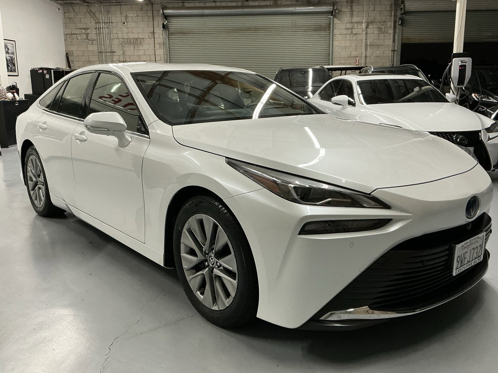 Used 2022 Toyota Mirai XLE image 3