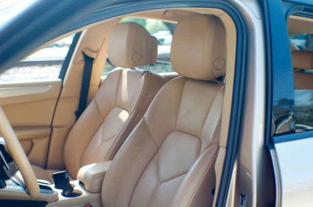 Used 2016 Porsche Macan S image 18
