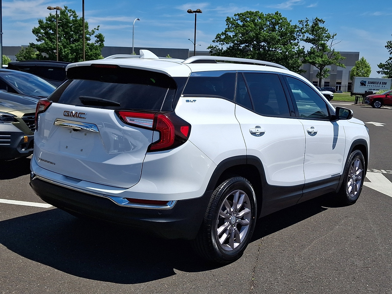 Used 2023 GMC Terrain SLT FWD image 6
