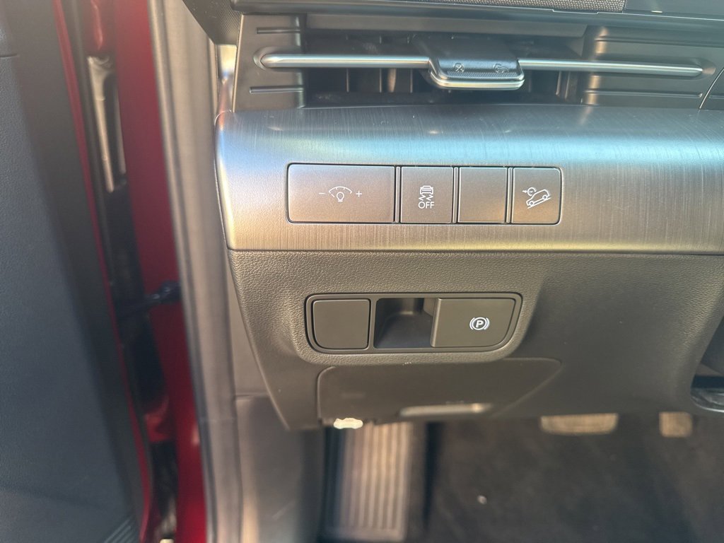 Used 2025 Hyundai Kona SEL image 29