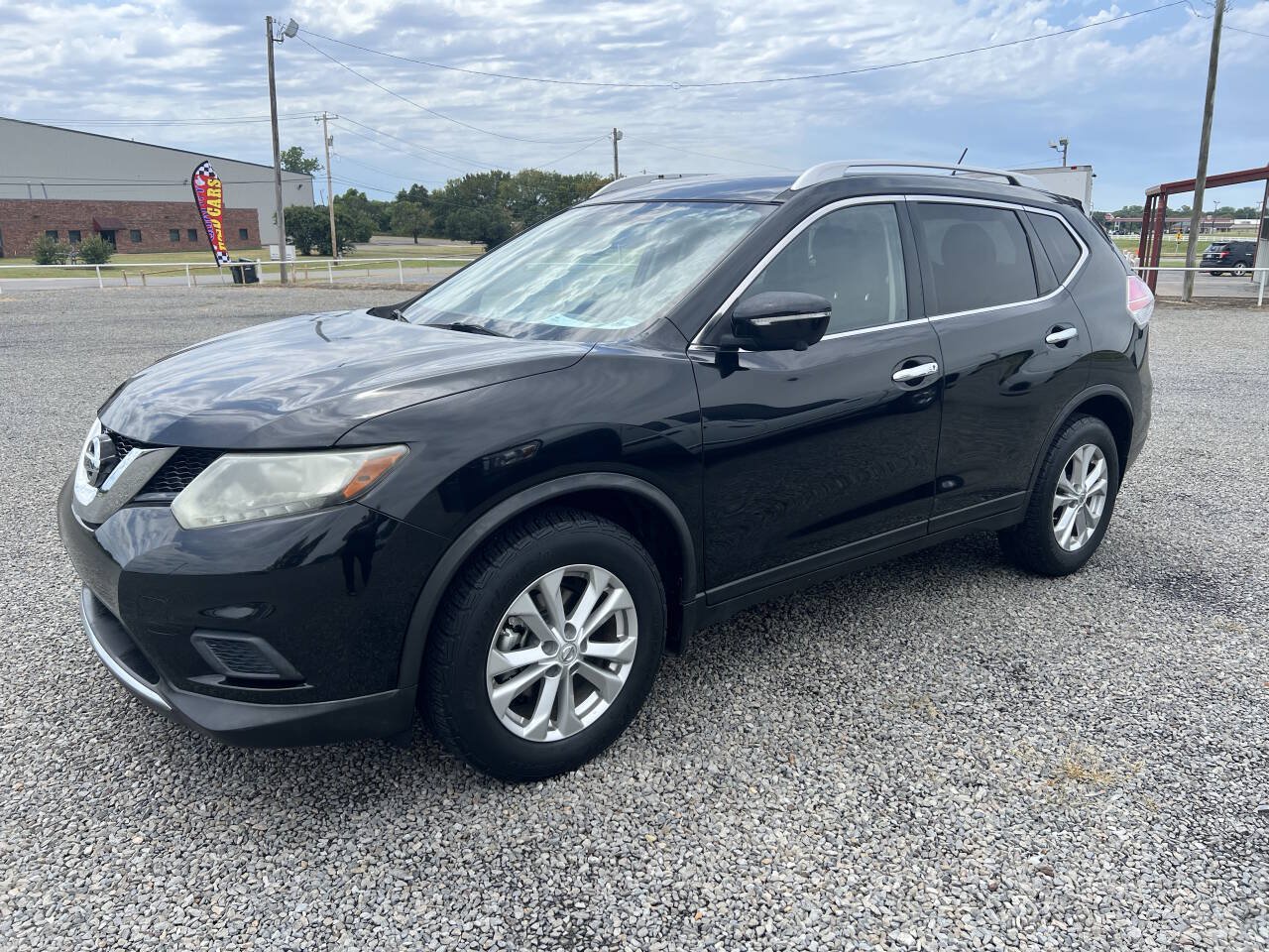 Used 2015 Nissan Rogue SV w/ SV Premium Package FWD image 3