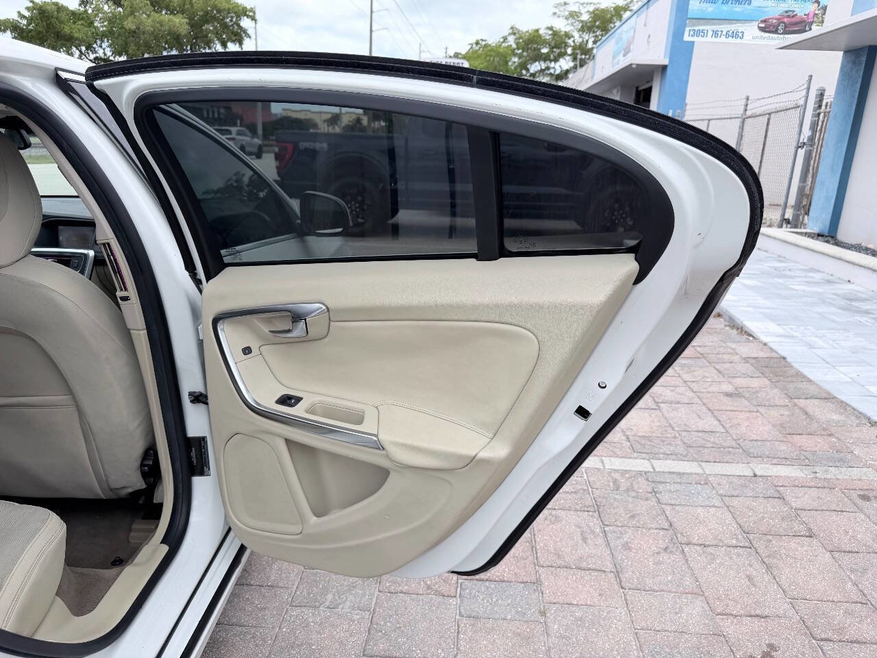 Used 2012 Volvo S60 T5 FWD image 22