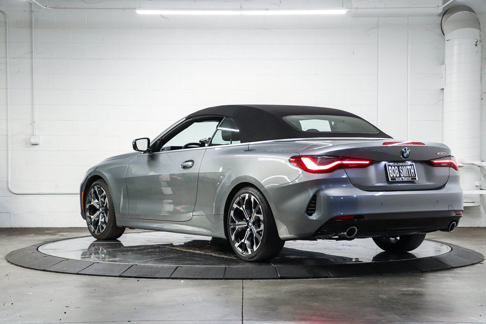 Used 2026 BMW 430i Convertible w/ Parking Assistance Package RWD image 5