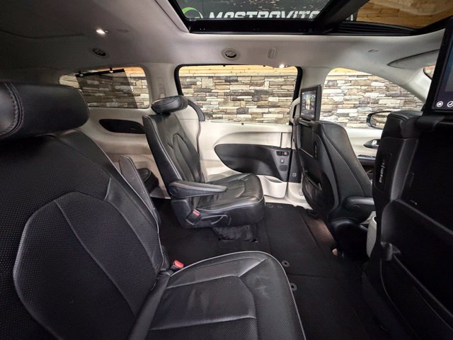 Used 2017 Chrysler Pacifica Limited FWD image 34