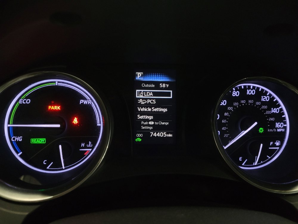 Used 2018 Toyota Camry LE image 23