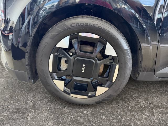 Certified 2025 Kia Carnival EX FWD image 12