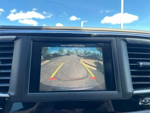 Used 2018 Chrysler Pacifica Touring-L FWD image 19