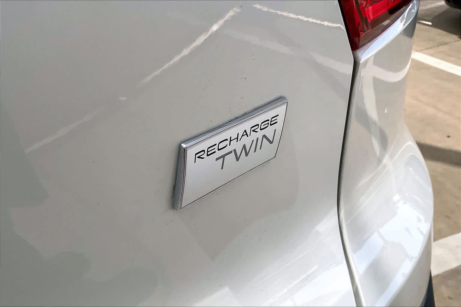 Used 2023 Volvo XC40 Recharge Ultimate AWD/4WD image 9