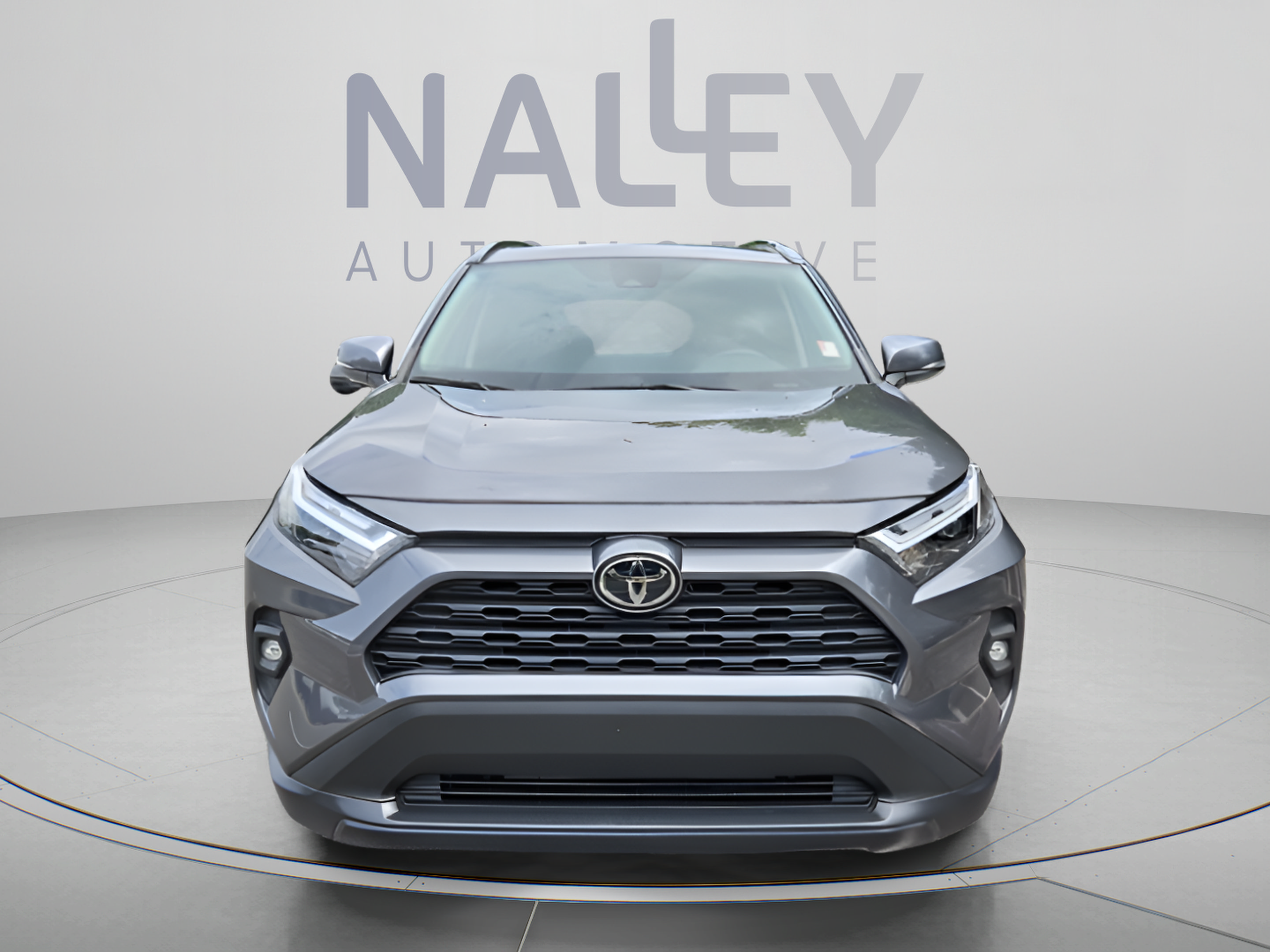 Used 2022 Toyota RAV4 XLE Premium FWD image 8