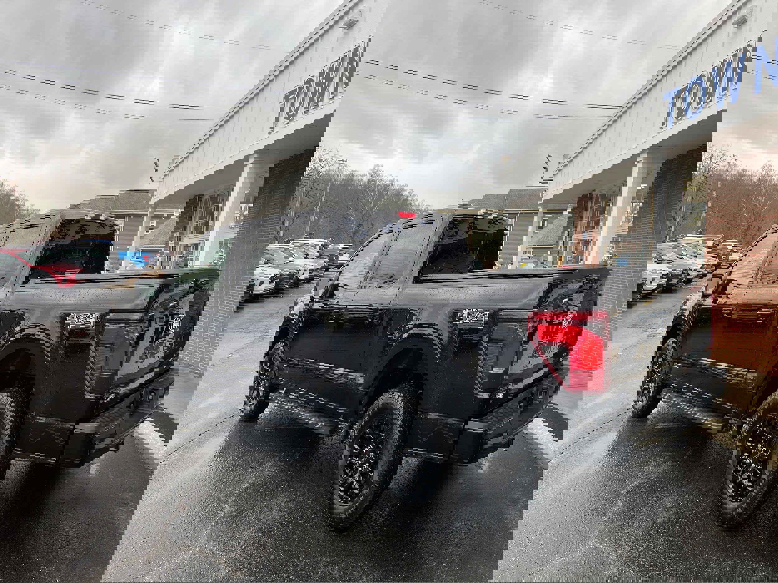 Used 2024 Ford F150 XLT w/ Equipment Group 302A MID image 7