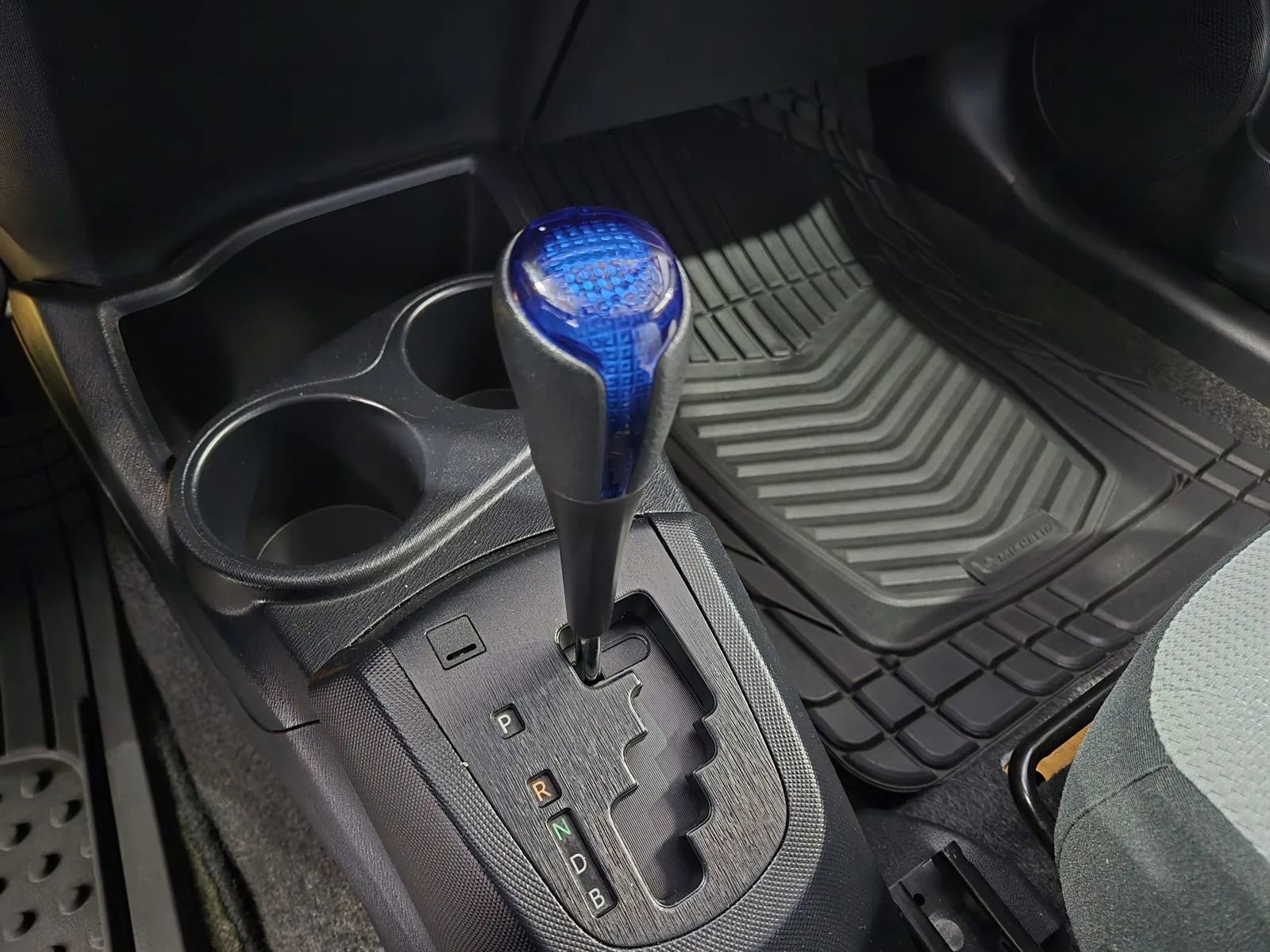 Used 2015 Toyota Prius C One FWD image 18