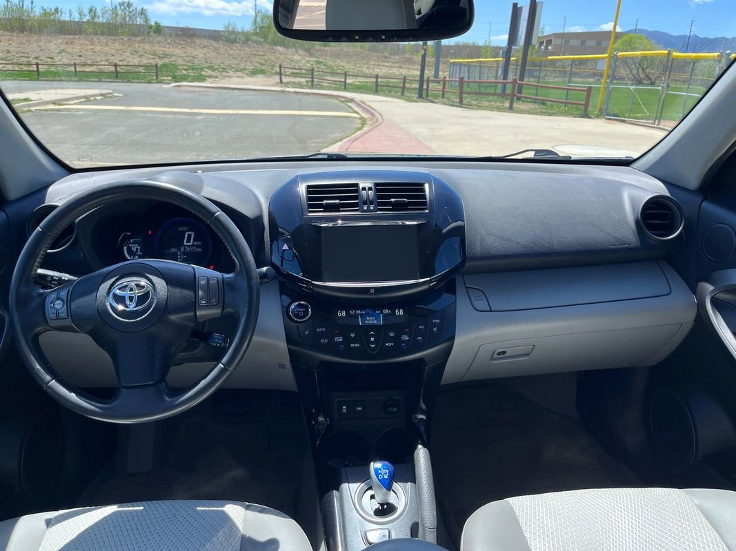 Used 2014 Toyota RAV4 EV FWD image 15
