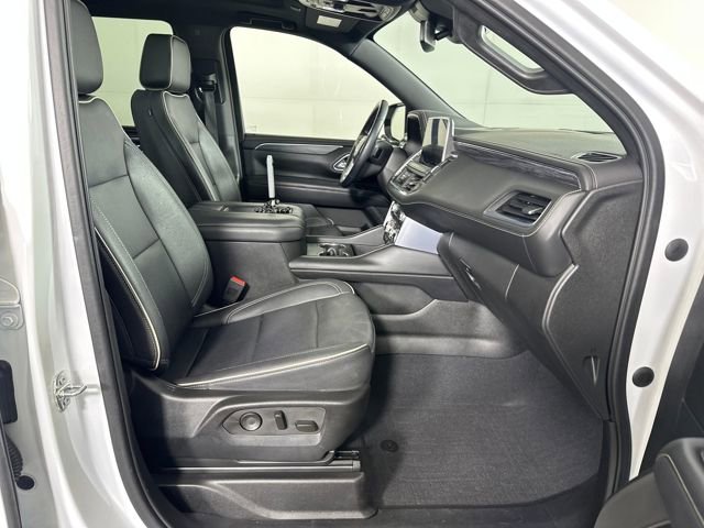 Used 2023 GMC Yukon SLT w/ SLT Premium Package image 28