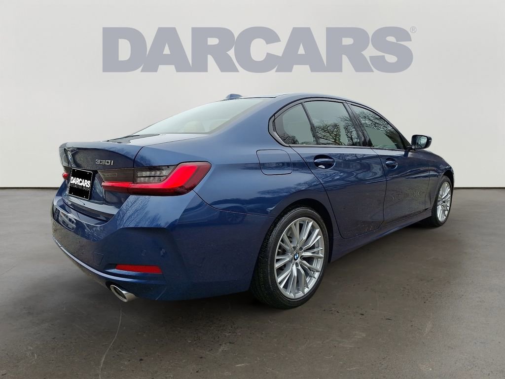 Used 2023 BMW 330i xDrive Sedan w/ Premium Package image 7