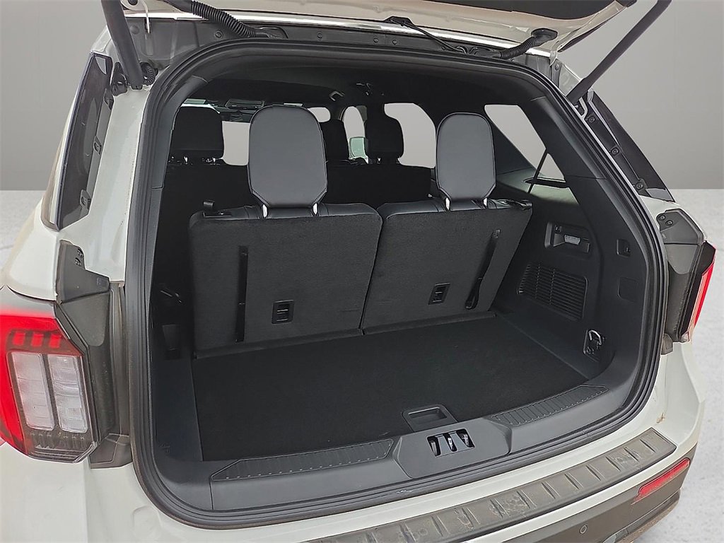 New 2026 Ford Explorer ST-Line w/ Premium Package image 8