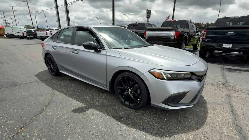 Used 2023 Honda Civic Sport image 2