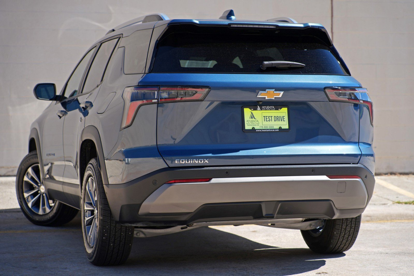 Used 2025 Chevrolet Equinox LT w/ Convenience Package II FWD image 5