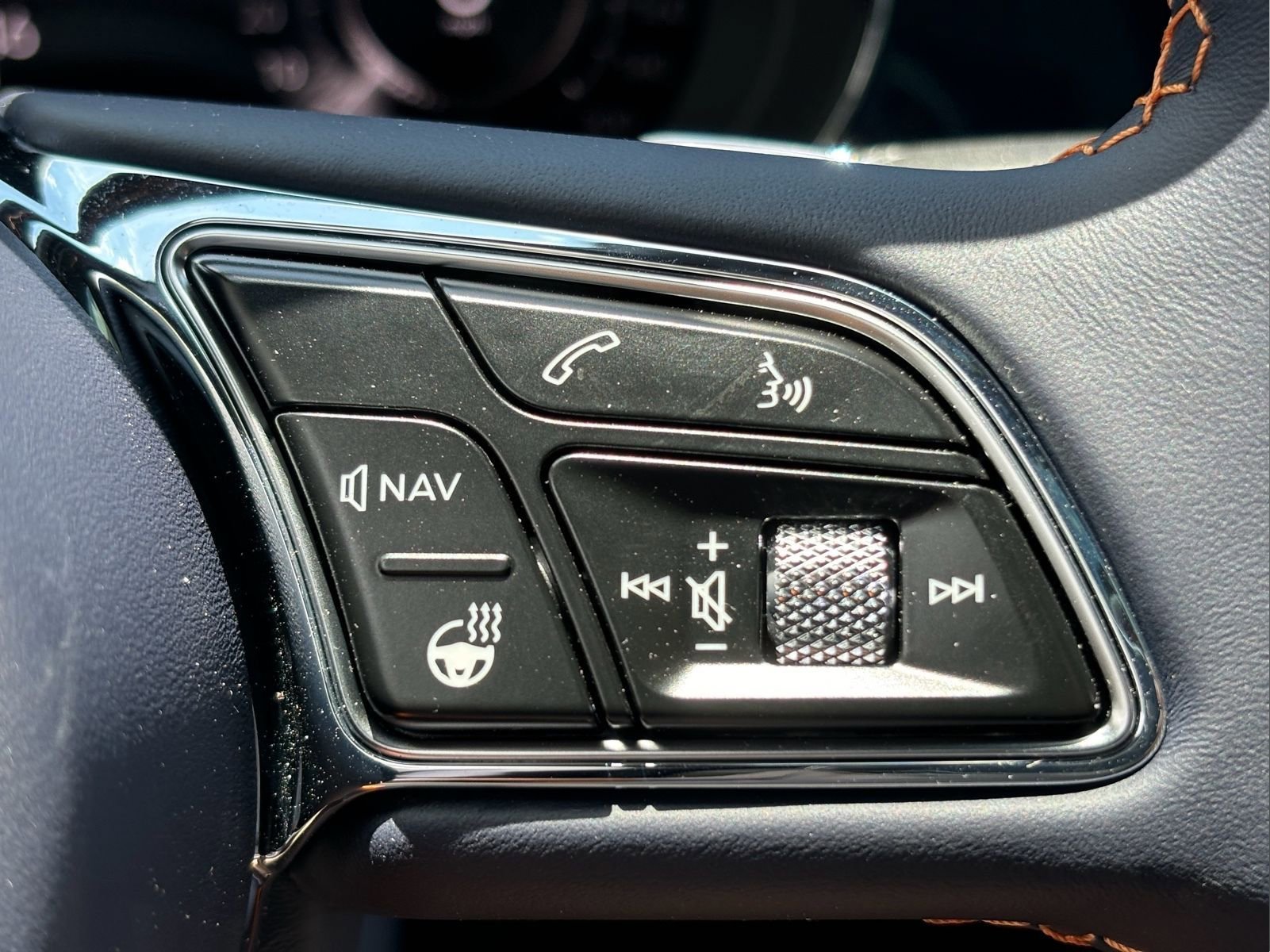 Used 2024 Bentley Bentayga image 60