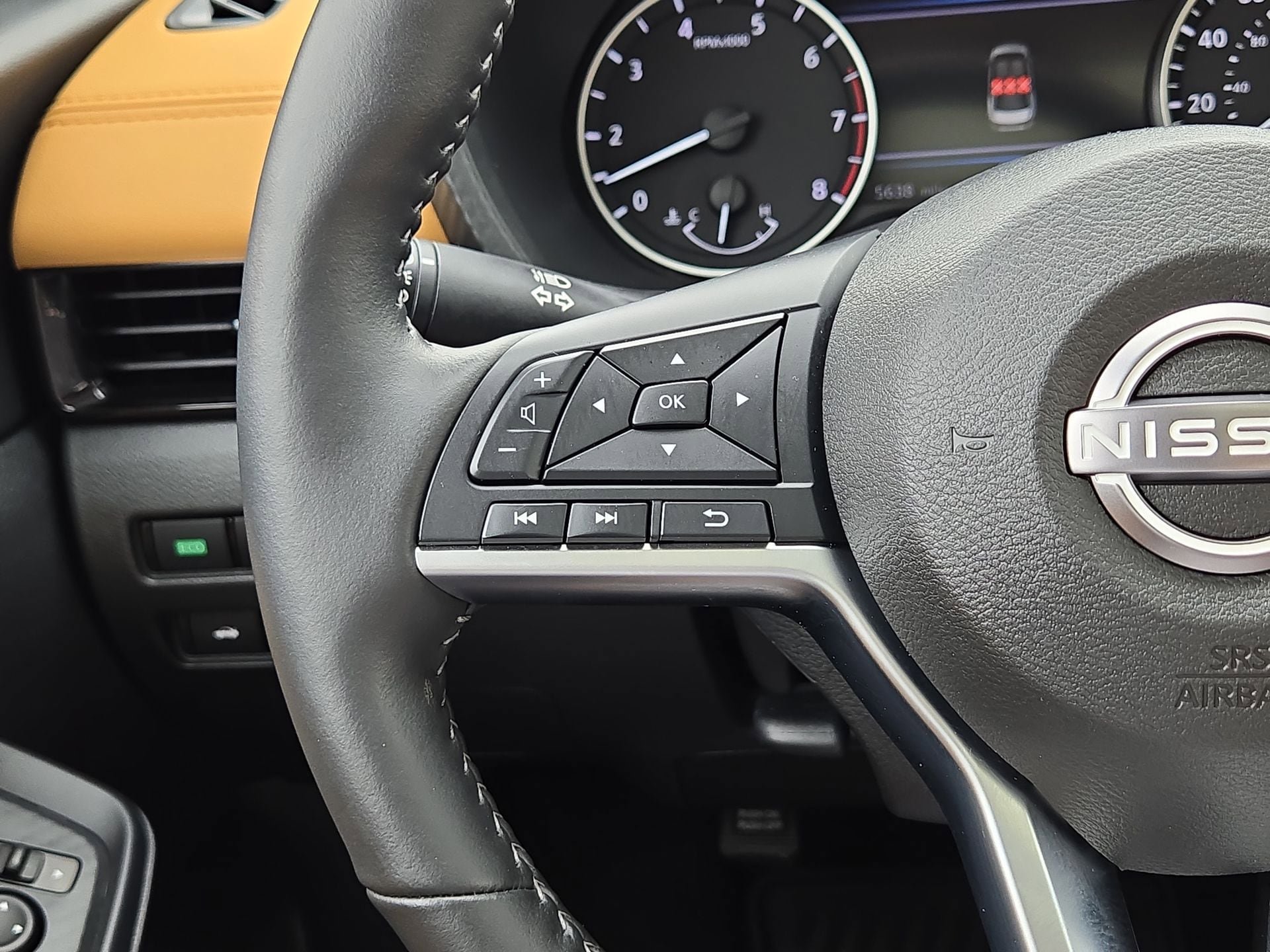 Used 2025 Nissan Sentra SV w/ SV Premium Package FWD image 21