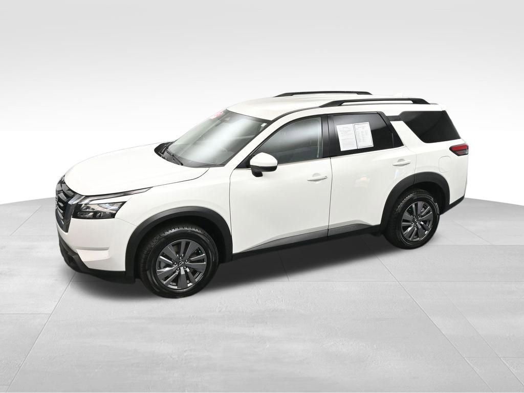 Used 2025 Nissan Pathfinder SV image 35