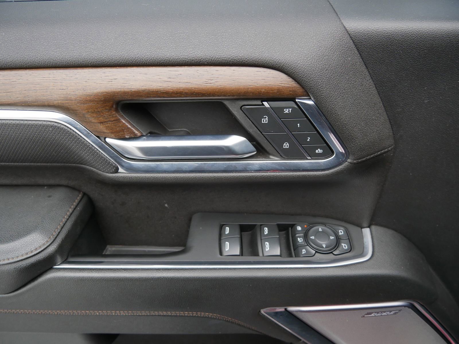 Used 2024 Chevrolet Silverado 2500 High Country w/ Technology Package image 18