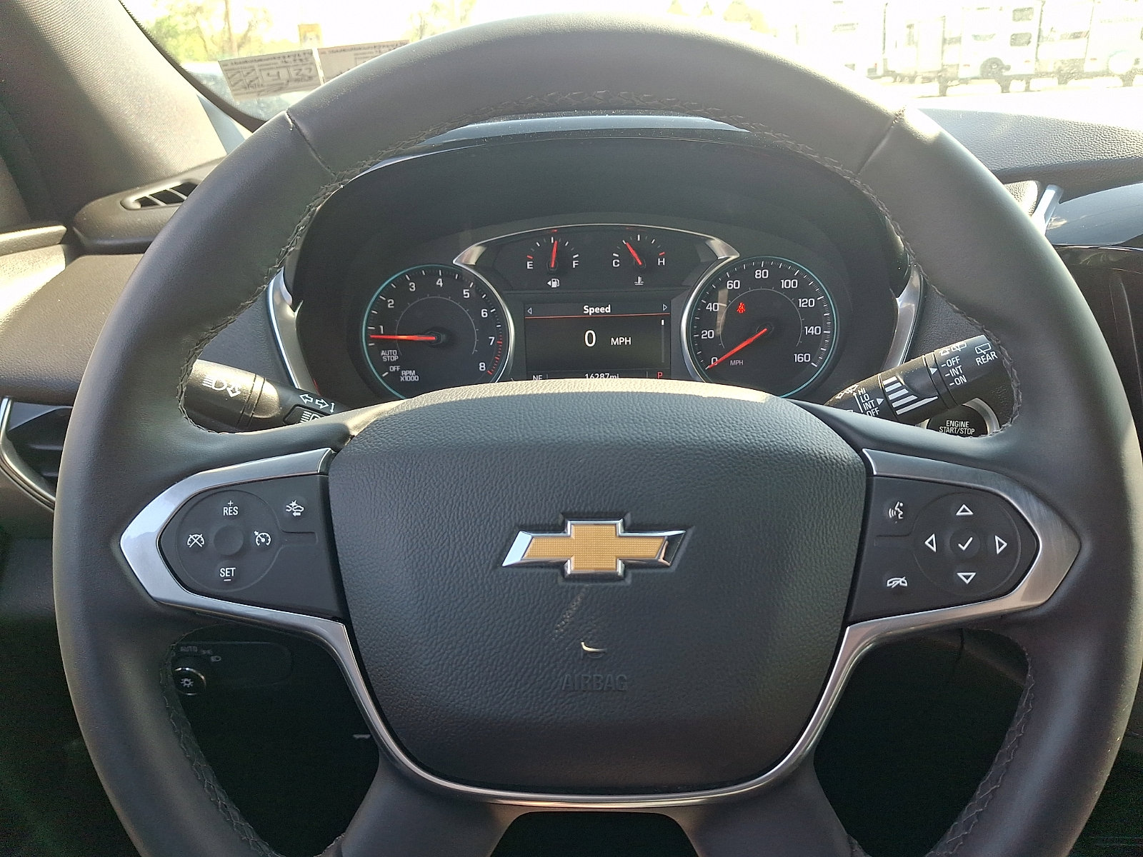 Used 2023 Chevrolet Traverse LT w/ Rear Camera Mirror Package image 20