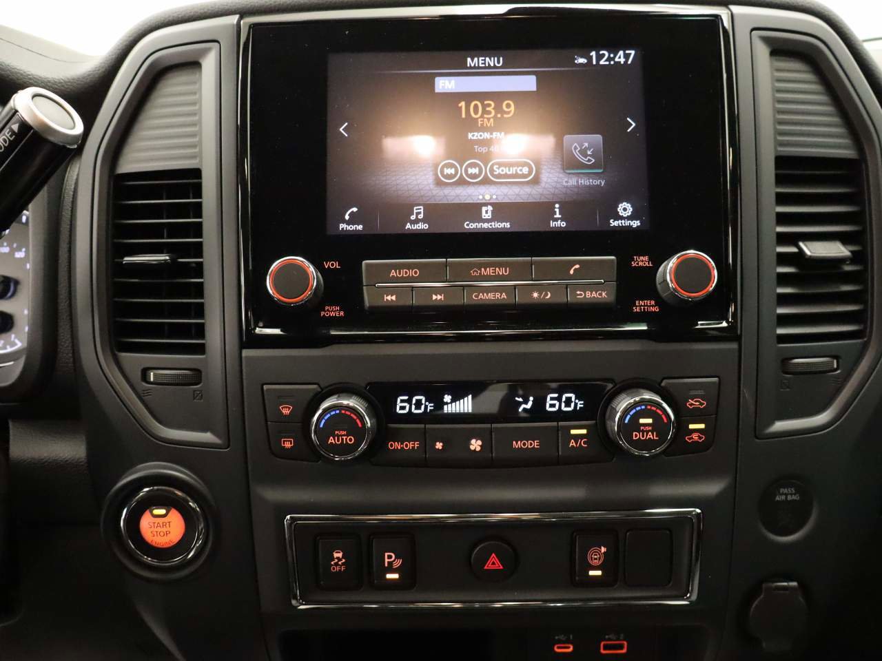 Used 2024 Nissan Titan SV w/ SV Convenience Package image 10