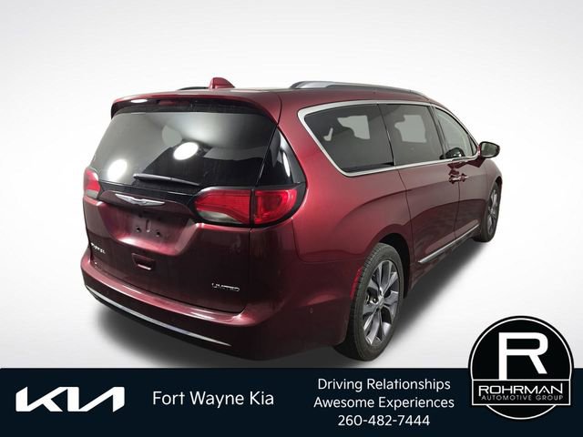 Used 2019 Chrysler Pacifica Limited w/ Tire & Wheel Group FWD image 6