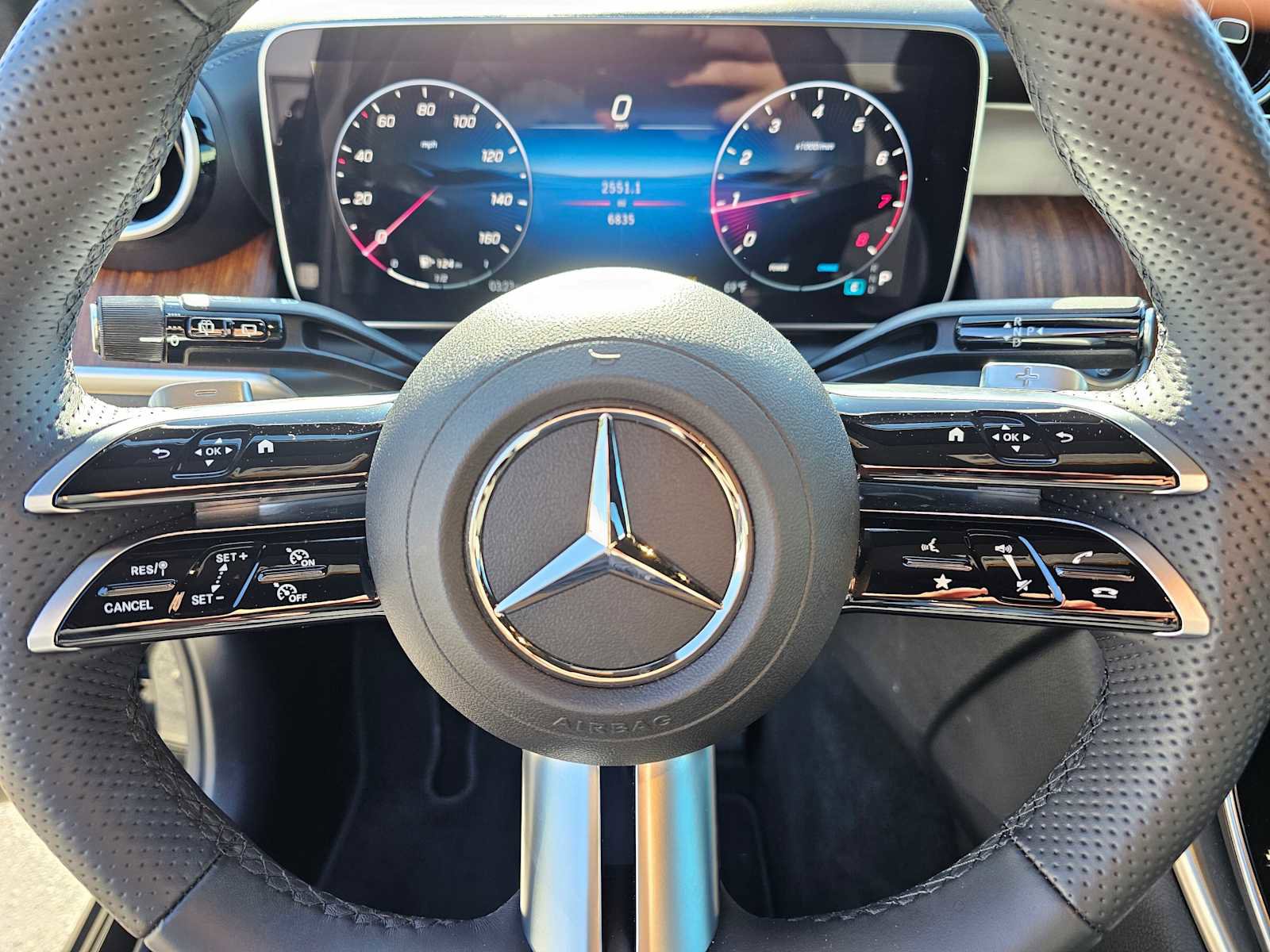 Used 2025 Mercedes-Benz GLC 300 image 22