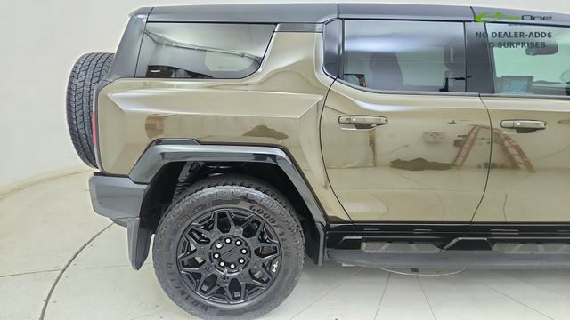 Used 2025 GMC Hummer EV 2X w/ LPO, Sport Package AWD/4WD image 12