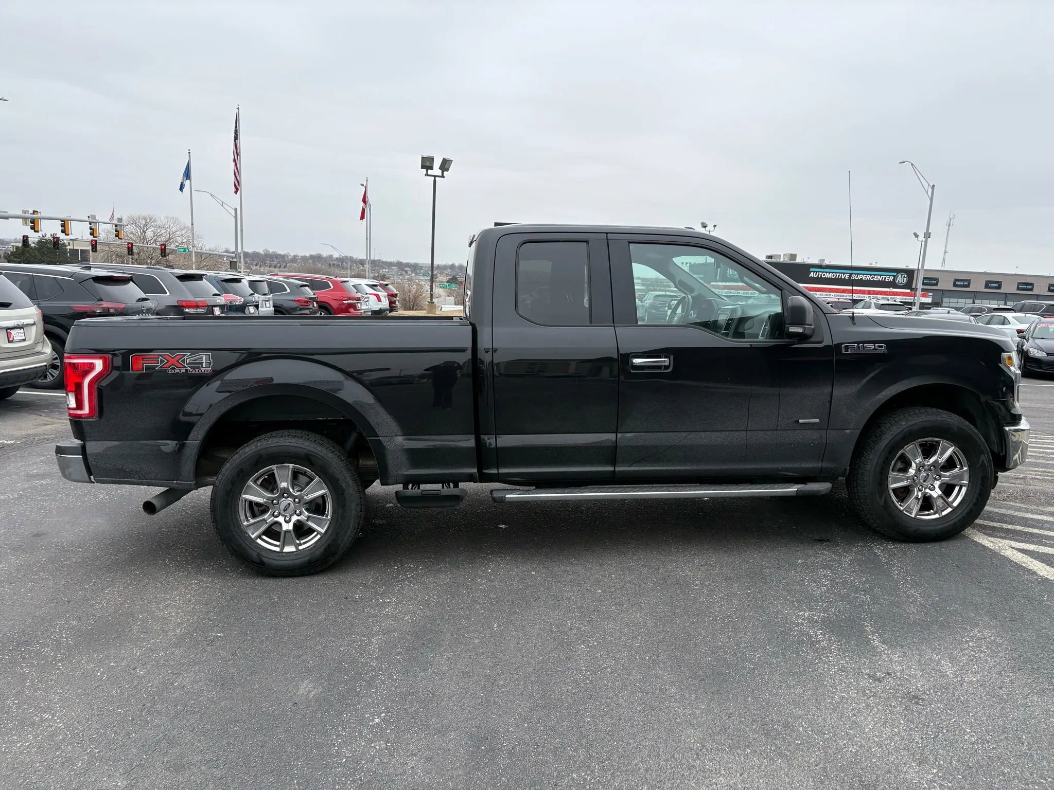 Used 2015 Ford F150 XLT w/ Equipment Group 302A Luxury image 6