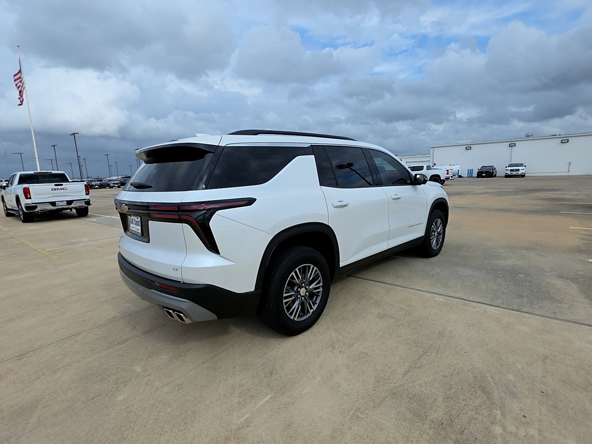 Used 2024 Chevrolet Traverse LT image 6