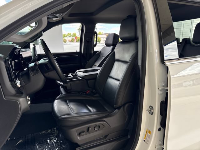 Used 2025 GMC Sierra 1500 SLT AWD/4WD image 9