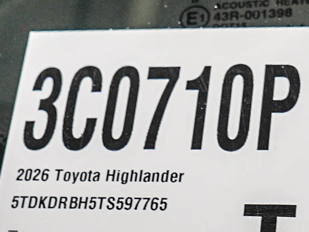 Used 2026 Toyota Highlander XLE AWD/4WD image 33