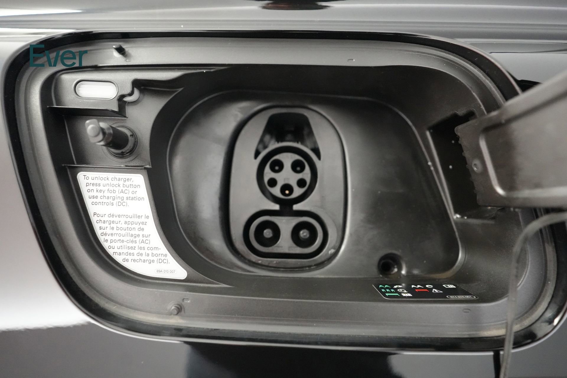 Used 2023 Audi Q4 e-tron Premium Plus w/ Premium Plus image 10