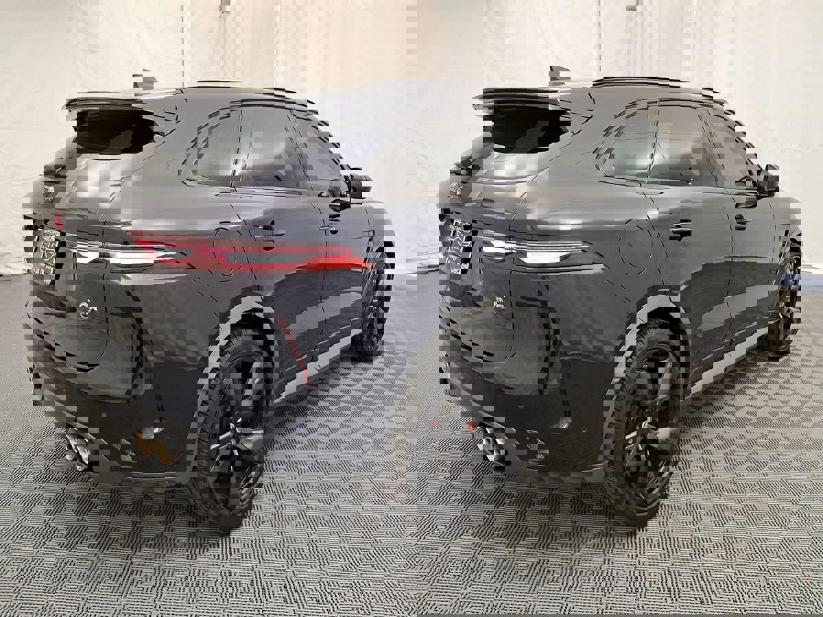 Used 2021 Jaguar F-PACE SVR image 4