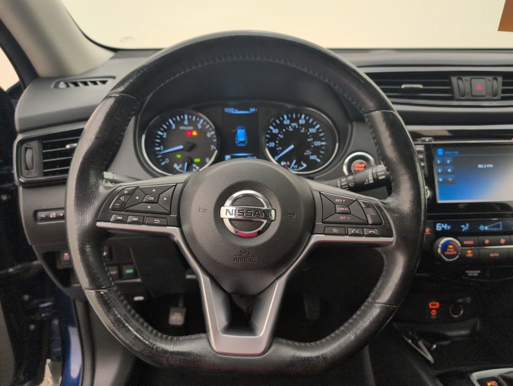 Used 2017 Nissan Rogue SV w/ SV Premium Package image 36