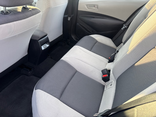 Used 2025 Toyota Corolla LE FWD image 16