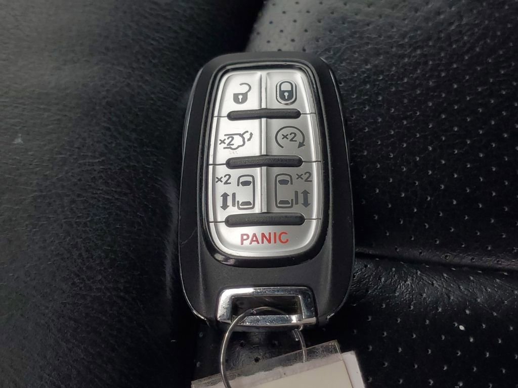 Used 2022 Chrysler Pacifica Touring-L FWD image 40