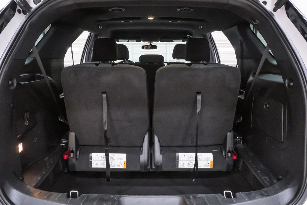 Used 2017 Ford Explorer XLT w/ Equipment Group 201A FWD image 29
