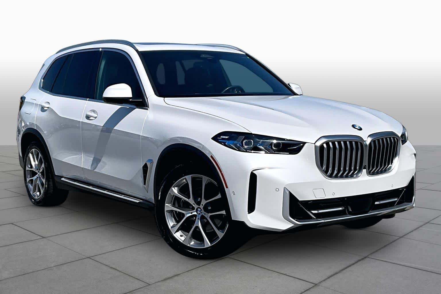 Used 2024 BMW X5 sDrive40i w/ Premium Package RWD image 2