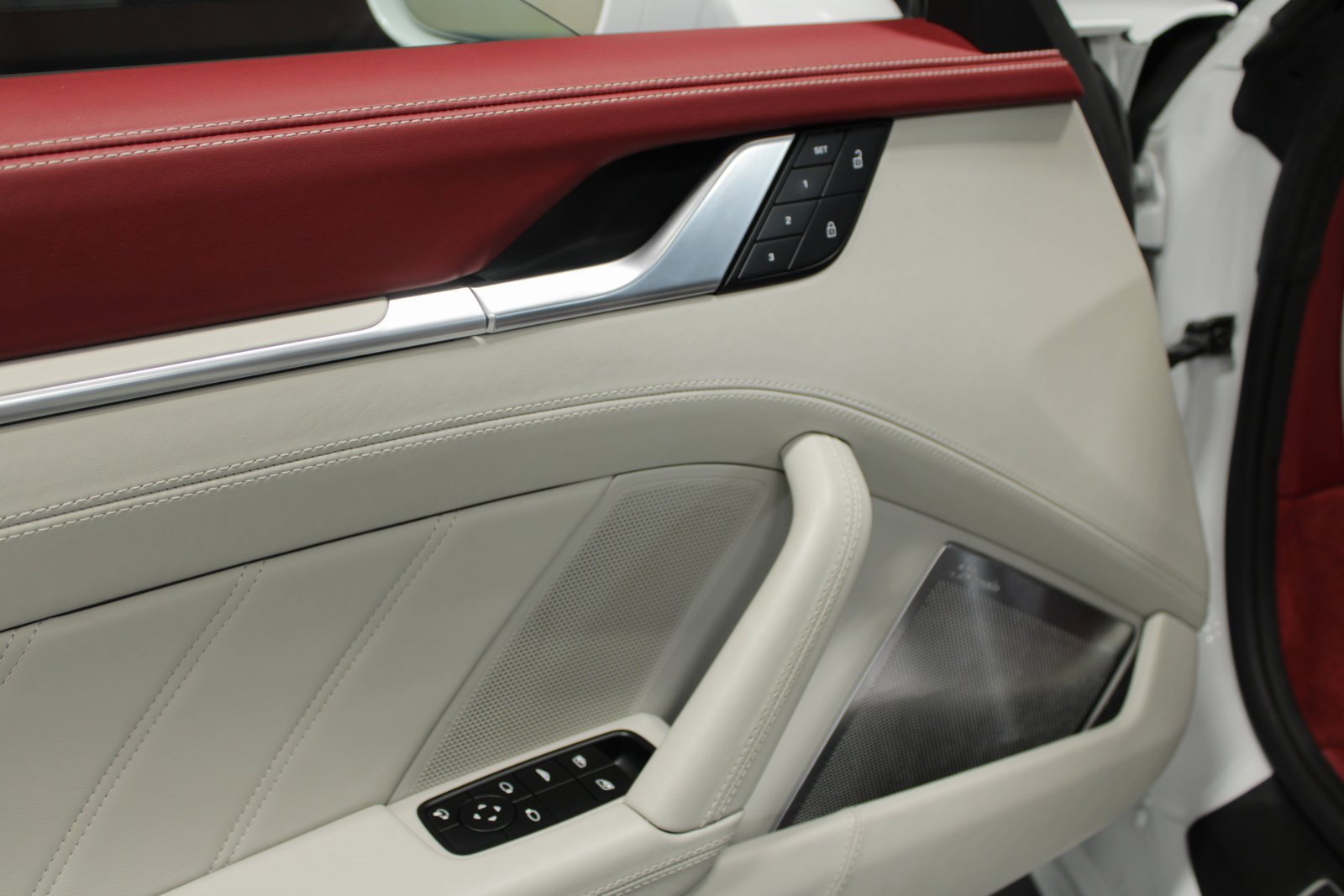 Certified 2023 Porsche 911 Turbo S w/ 911 Turbo Sportdesign Package image 21