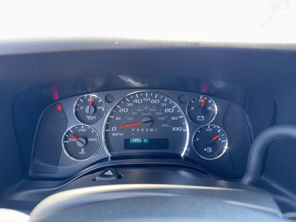 Used 2024 Chevrolet Express 2500 w/ Driver Convenience Package RWD image 16