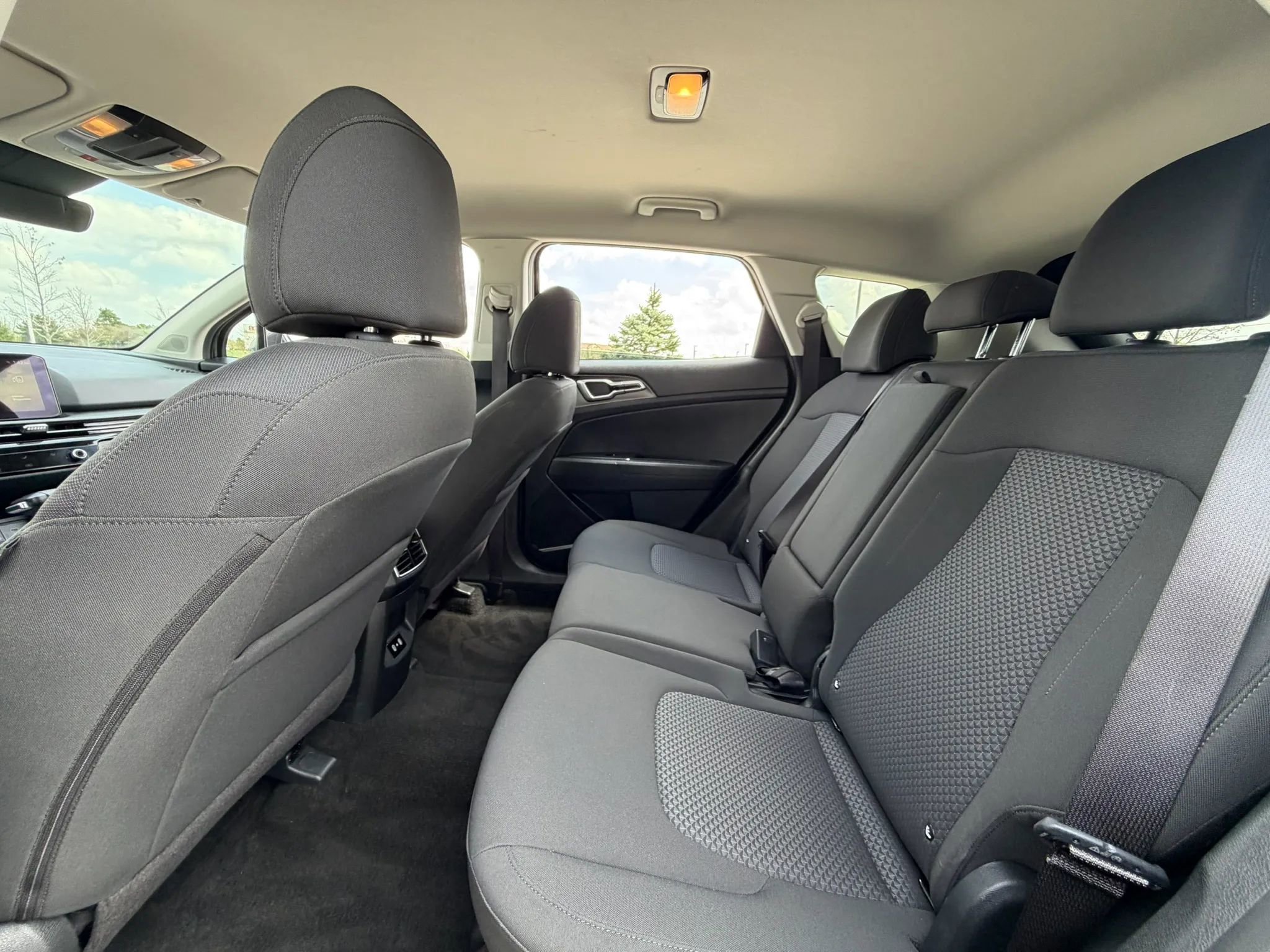 Used 2026 Kia Sportage LX FWD image 16