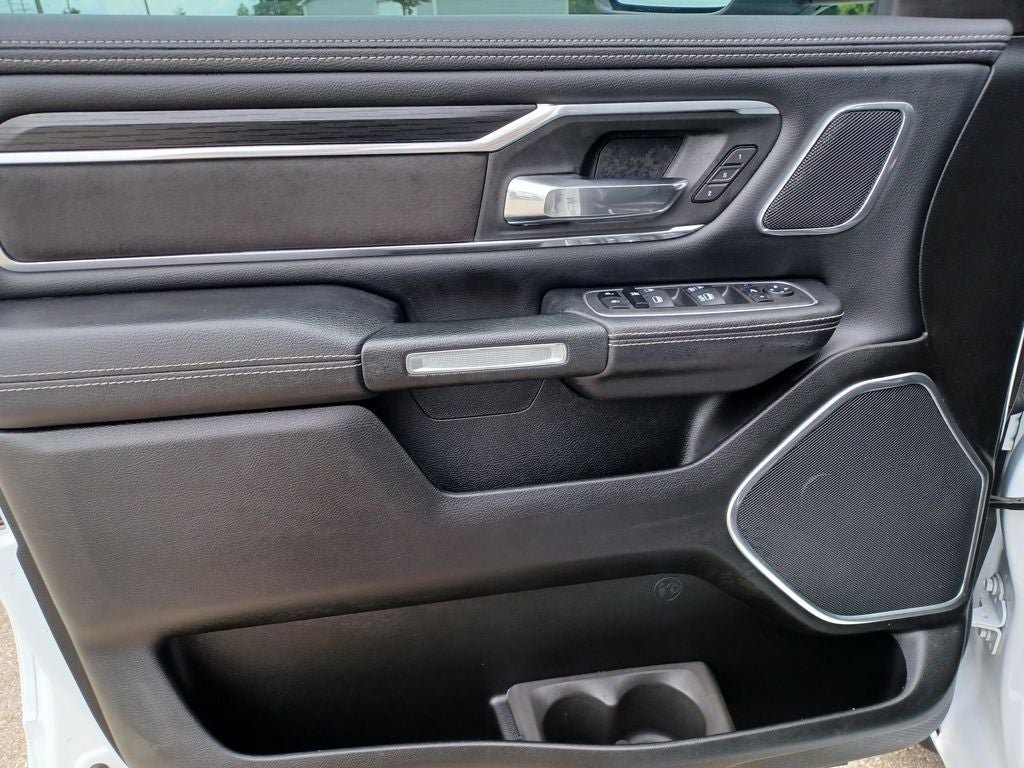 Used 2023 RAM 1500 Laramie AWD/4WD image 10