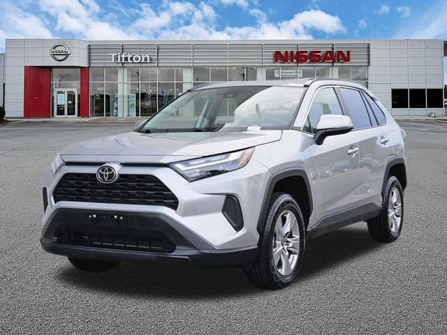 Used 2025 Toyota RAV4 XLE FWD image 8