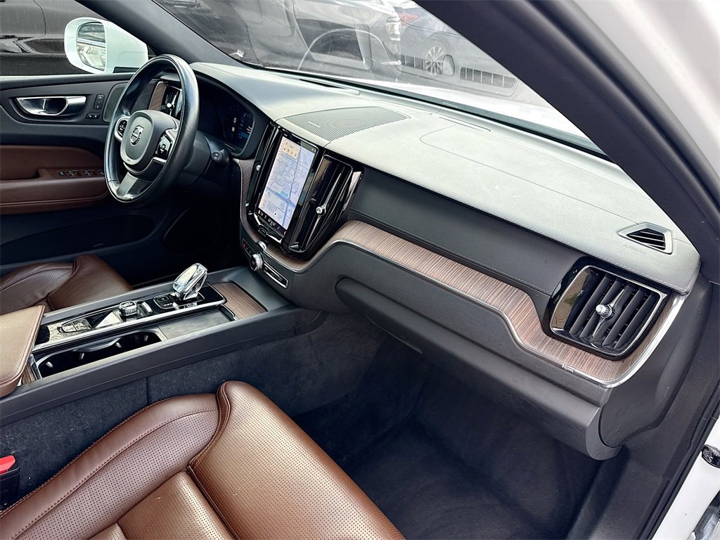 Used 2022 Volvo XC60 B5 Inscription w/ Advanced Package image 33