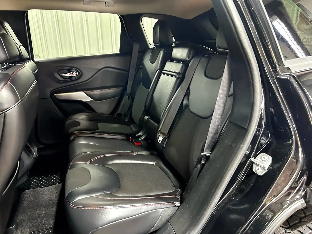 Used 2018 Jeep Cherokee Trailhawk w/ Cold Weather Group image 22