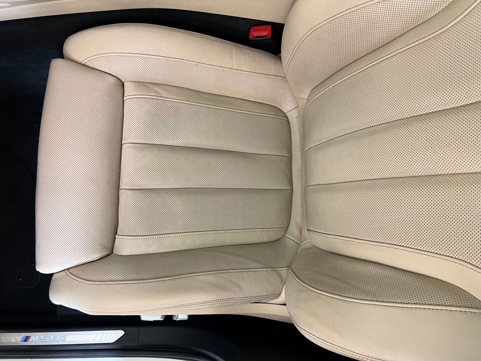 Used 2022 BMW X6 M50i w/ Executive Package image 25